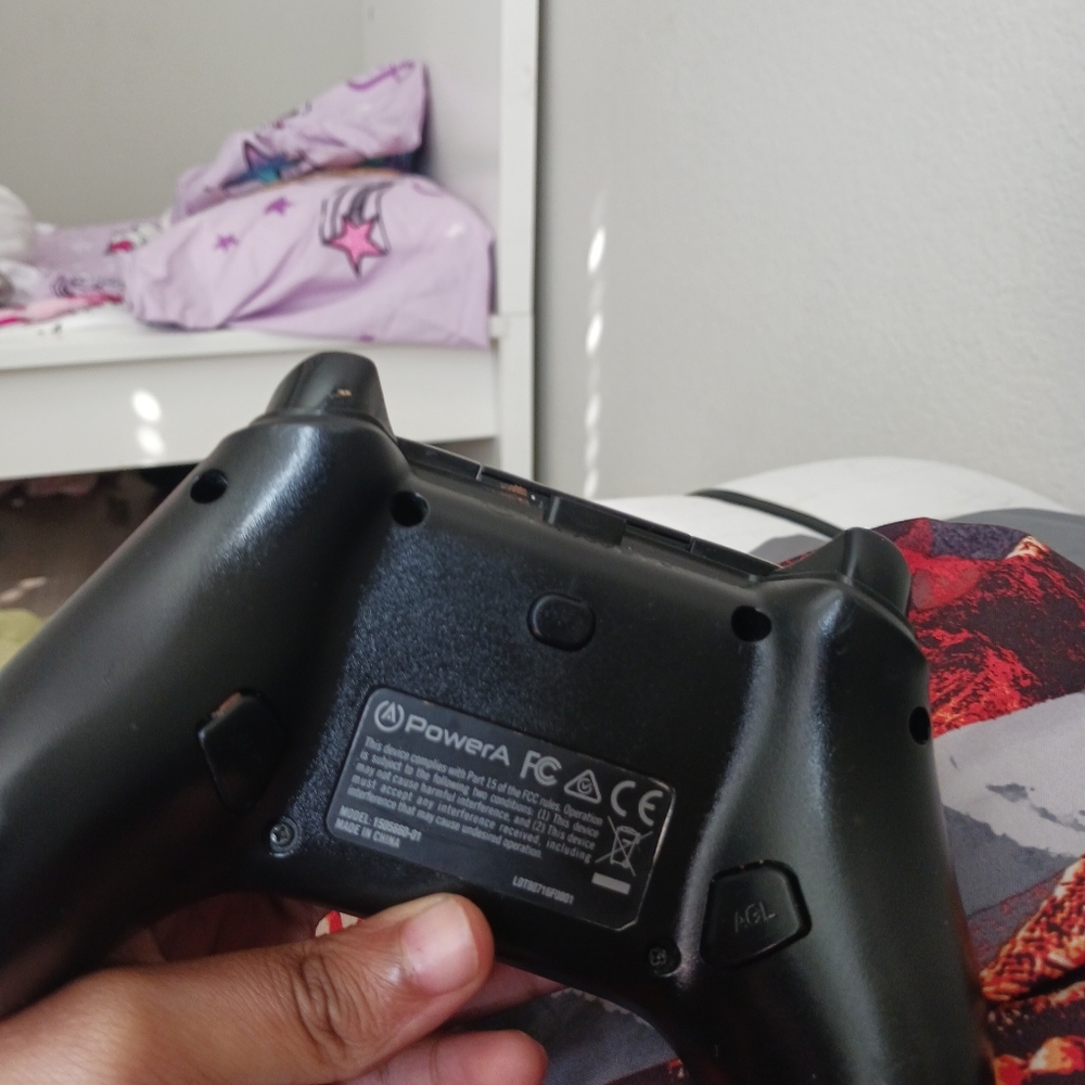 Xbox One controller - Picture 2 of 3